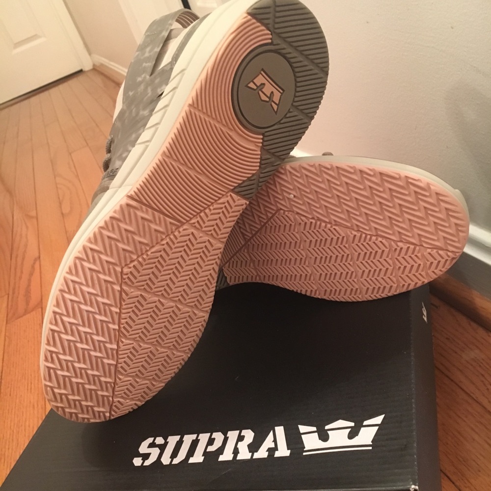 Skytop V Khaki-Bone Supras